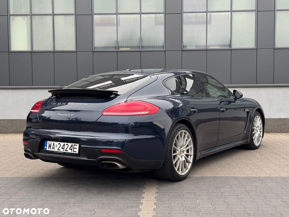 Porsche Panamera 4 - 12