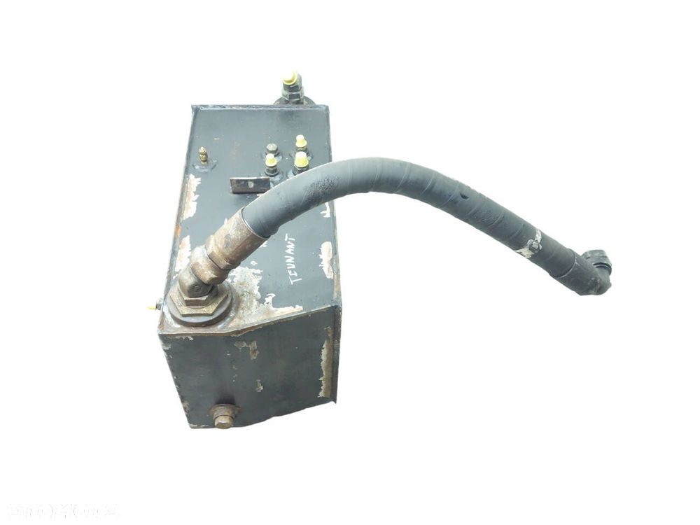 Zamiatarka Tennant M20 Zbiornik Oleju Hydraulicznego` - 3