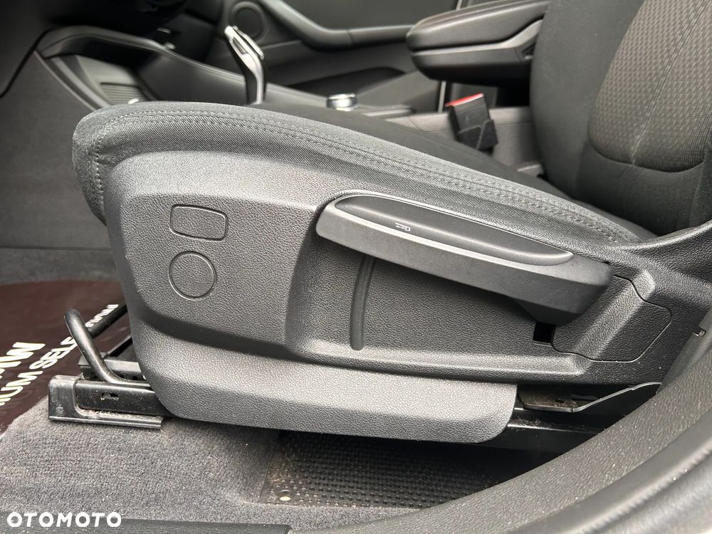 BMW X1 sDrive18d - 13