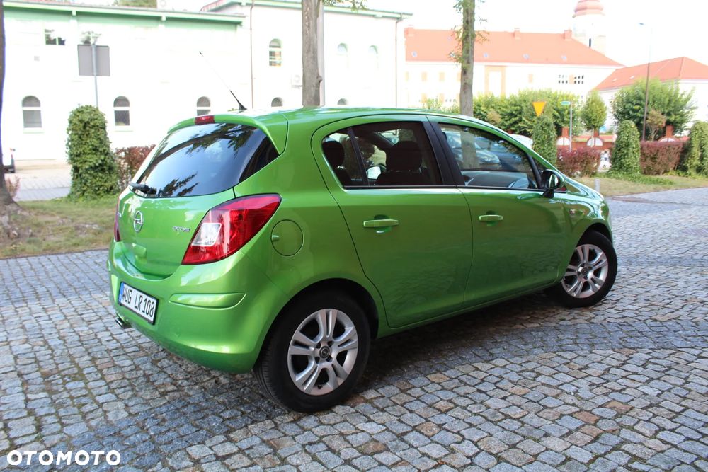 Opel Corsa 1.2 16V Enjoy - 13