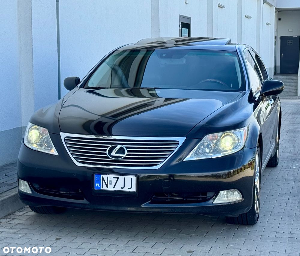 Lexus LS - 22