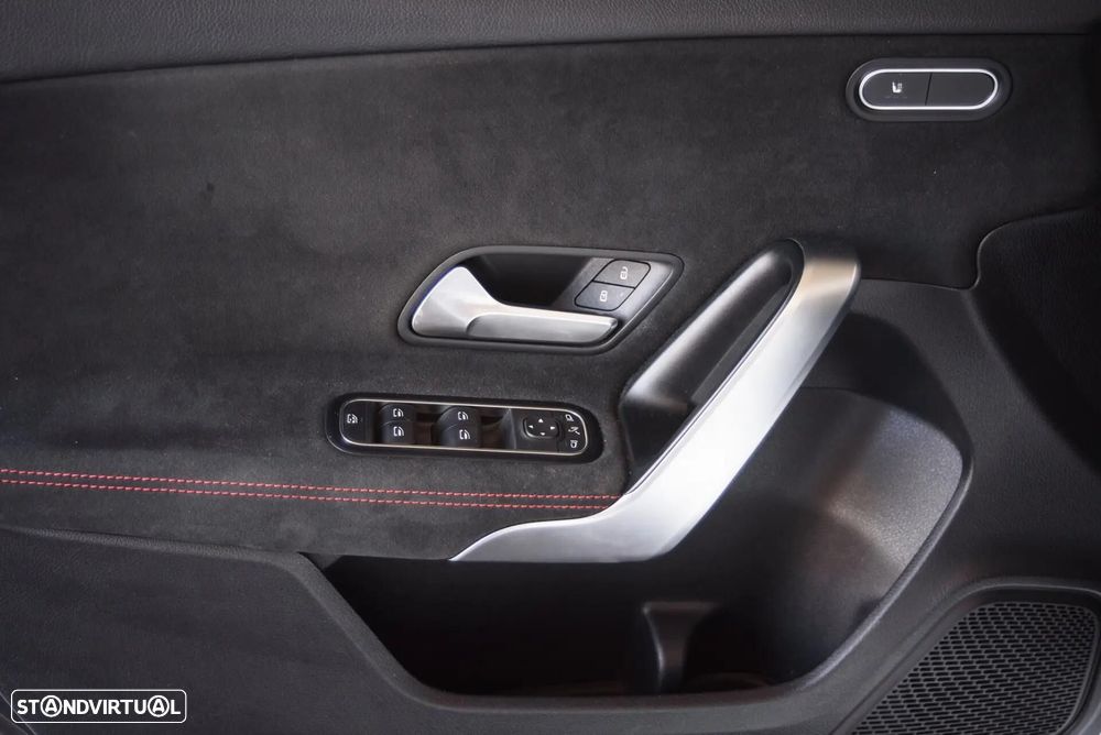 Mercedes-Benz A 180 d AMG Line - 23