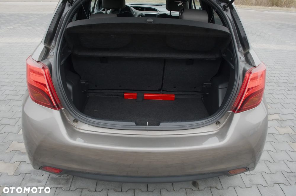Toyota Yaris - 12