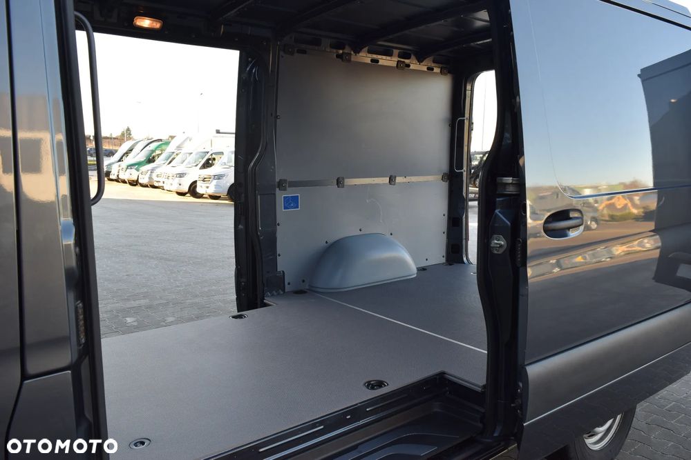 Mercedes-Benz Sprinter 319 V6 3.0 LED*Navi*Distronic*Webasto - 12