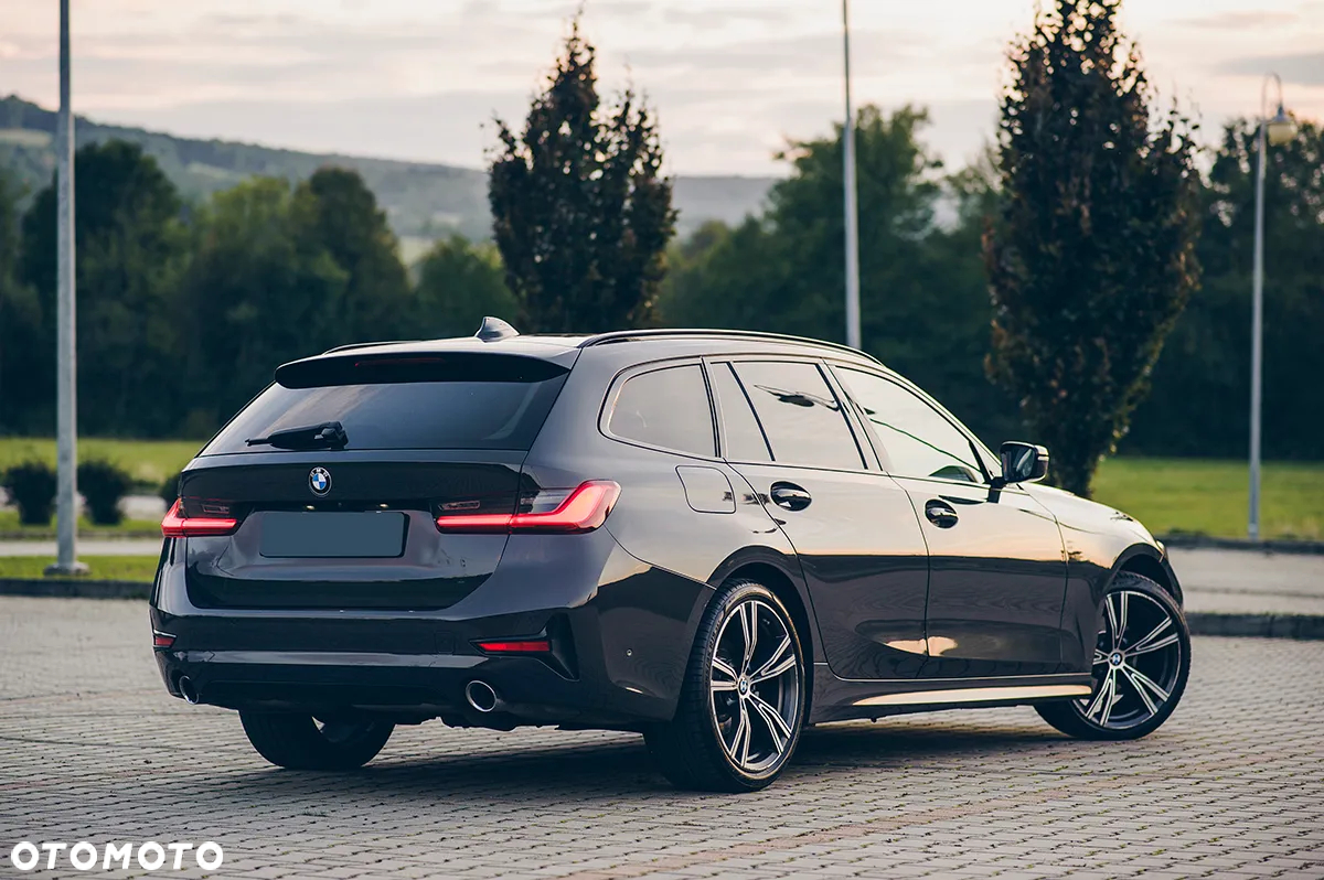 BMW Seria 3 320d Sport Line Shadow sport - 7