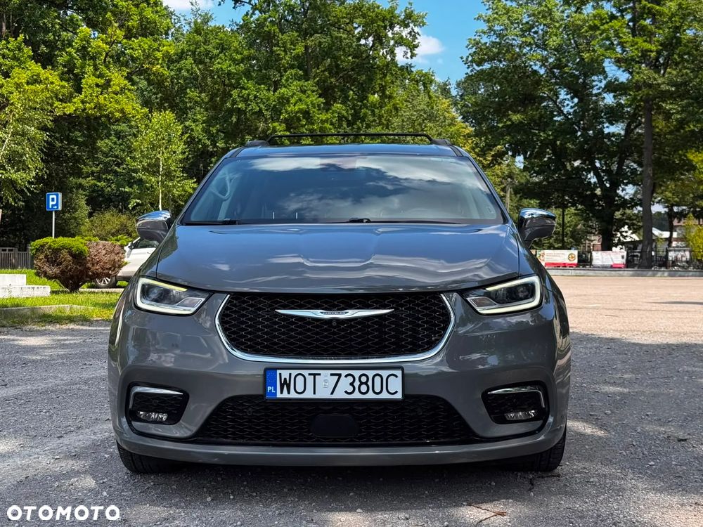 Chrysler Pacifica - 2