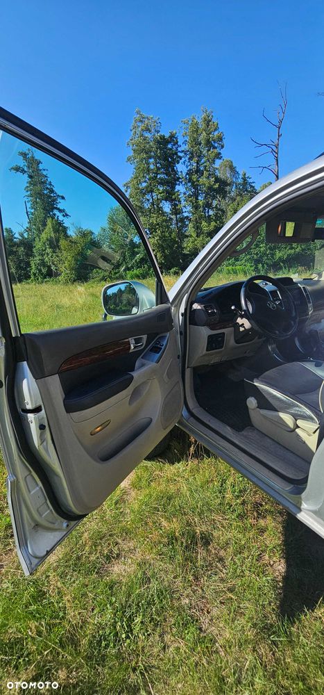 Toyota Land Cruiser - 4