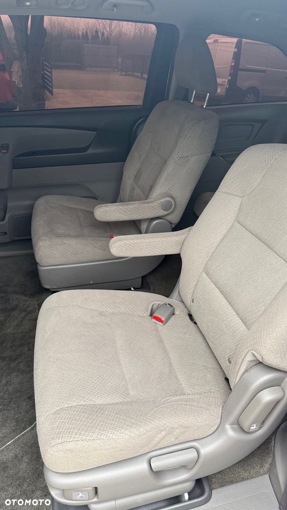Honda Odyssey 3.5 LX - 16