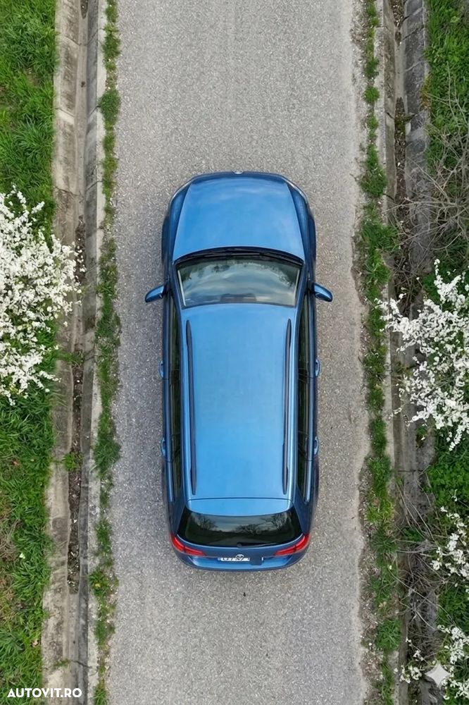 Volkswagen Golf 1.6 TDI DPF BlueMotion Technology Highline - 11