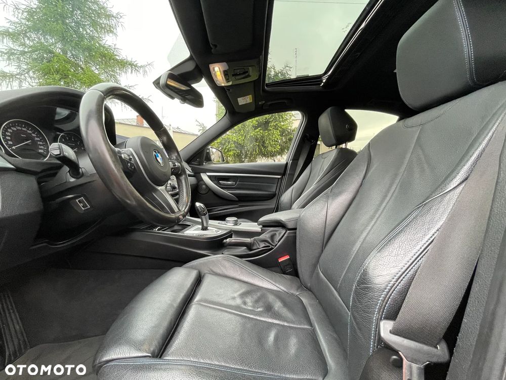 BMW Seria 3 330e iPerformance M Sport - 30
