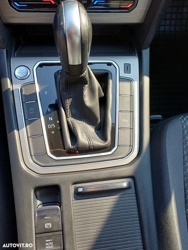 Volkswagen Passat 1.5 TSI ACT DSG Trendline - 18