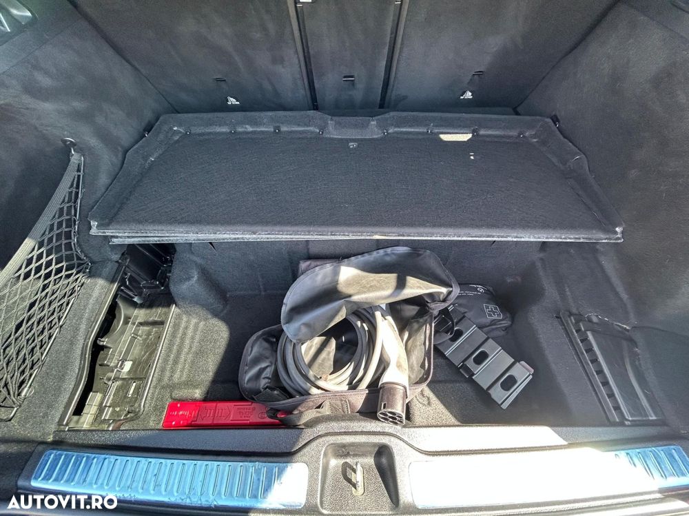 Mercedes-Benz GLC 300 e 4MATIC - 32