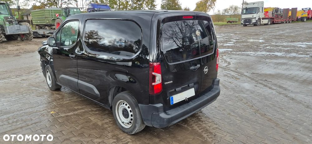 Opel COMBO - 17