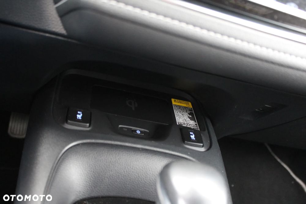 Toyota Corolla 2.0 Hybrid Executive - 18