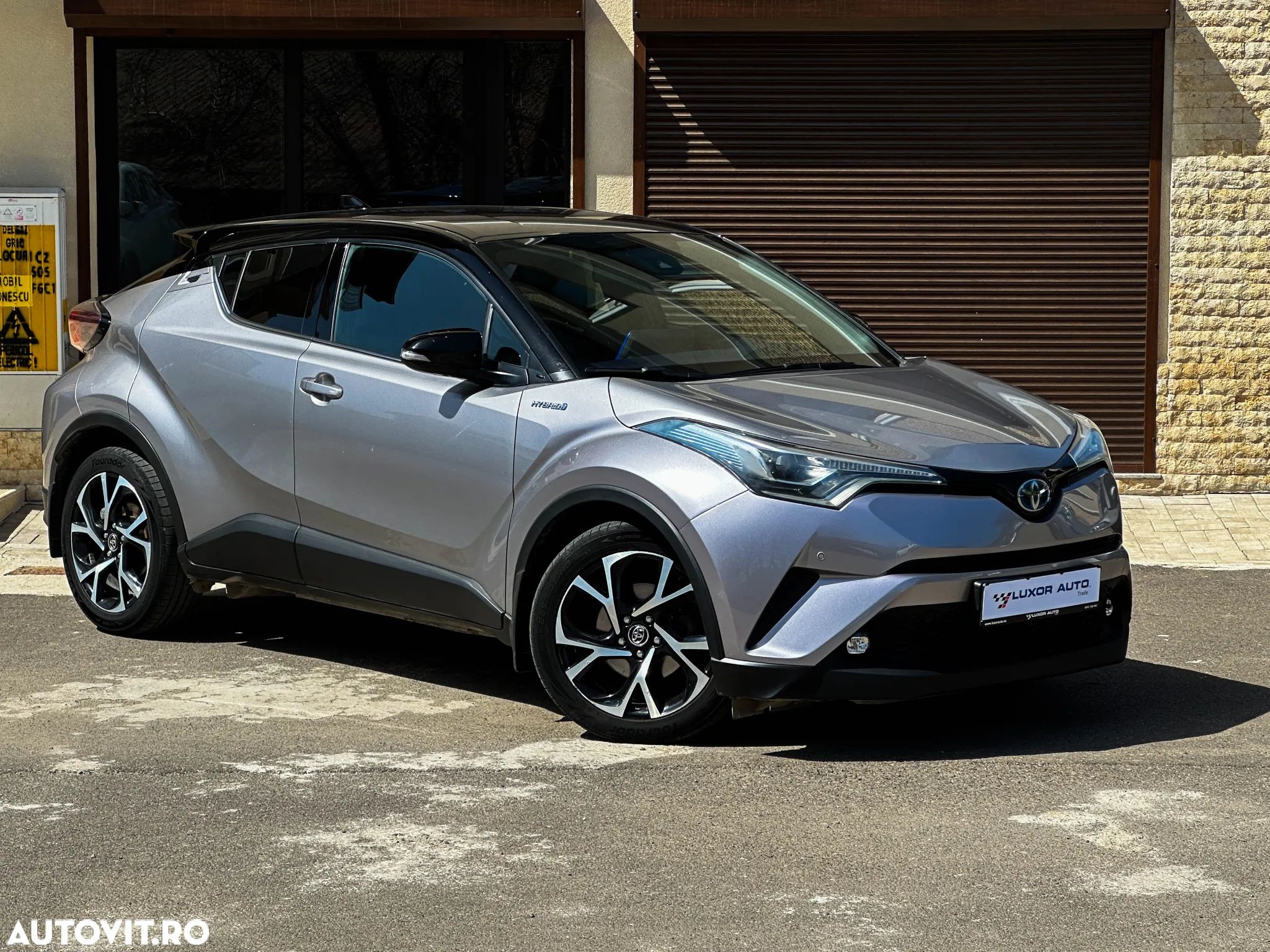Toyota C-HR 1.8 HSD 4x2 CVT C-lassy LED - 1