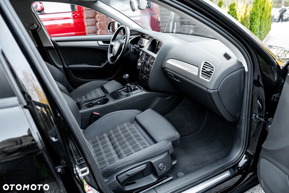 Audi A4 Avant 2.0 TFSI quattro Attraction - 22