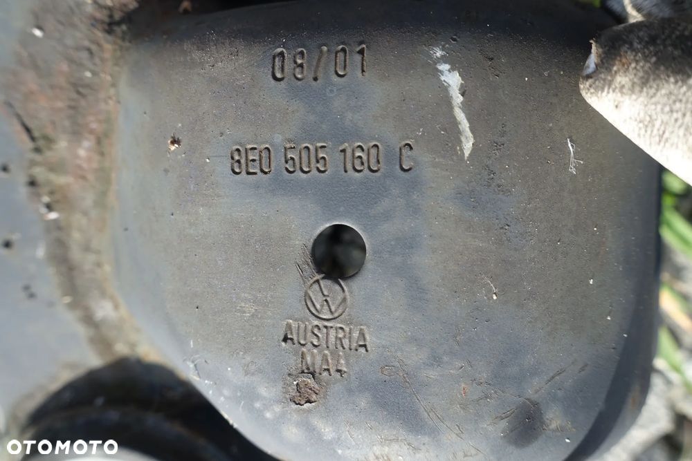 BELKA TYLNA SANKI WÓZEK KOŁYSKA AUDI A4 B6 B7 - 4