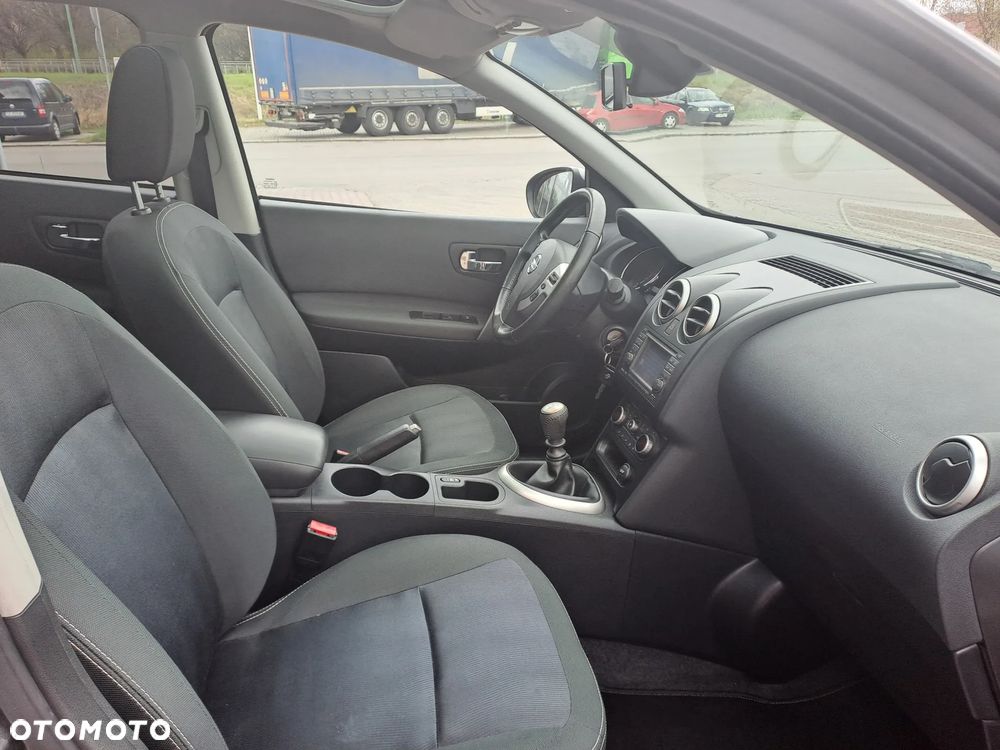 Nissan Qashqai+2 2.0 dCi DPF acenta - 25