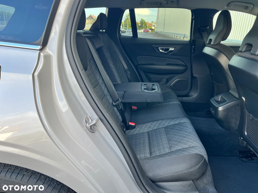 Volvo V60 B4 D Core - 14