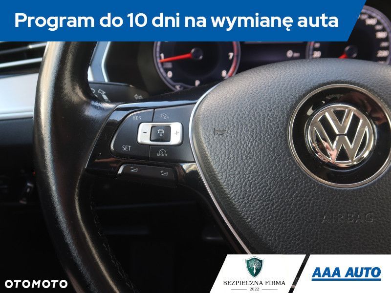 Volkswagen Passat - 20