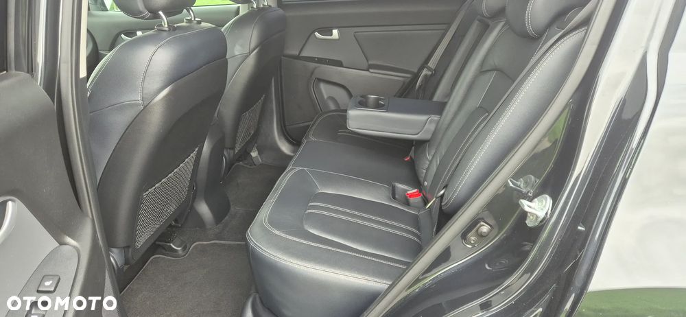 Kia Sportage 1.7 CRDI 2WD ISG Dream-Team Edition - 17