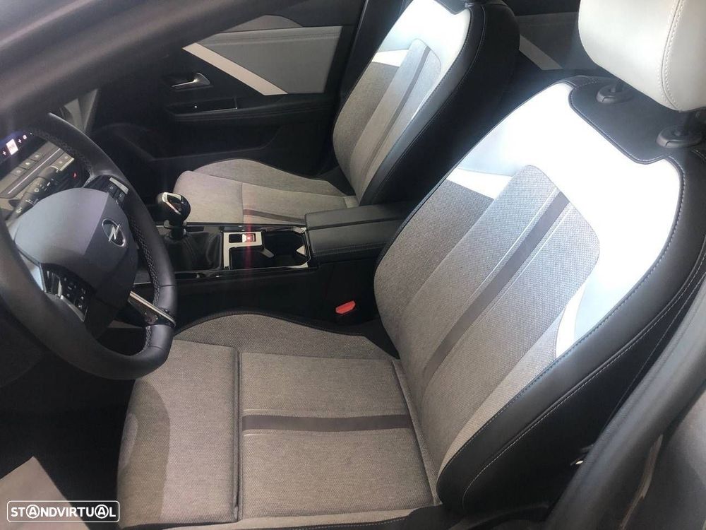 Opel Astra 1.2 T Elegance - 10