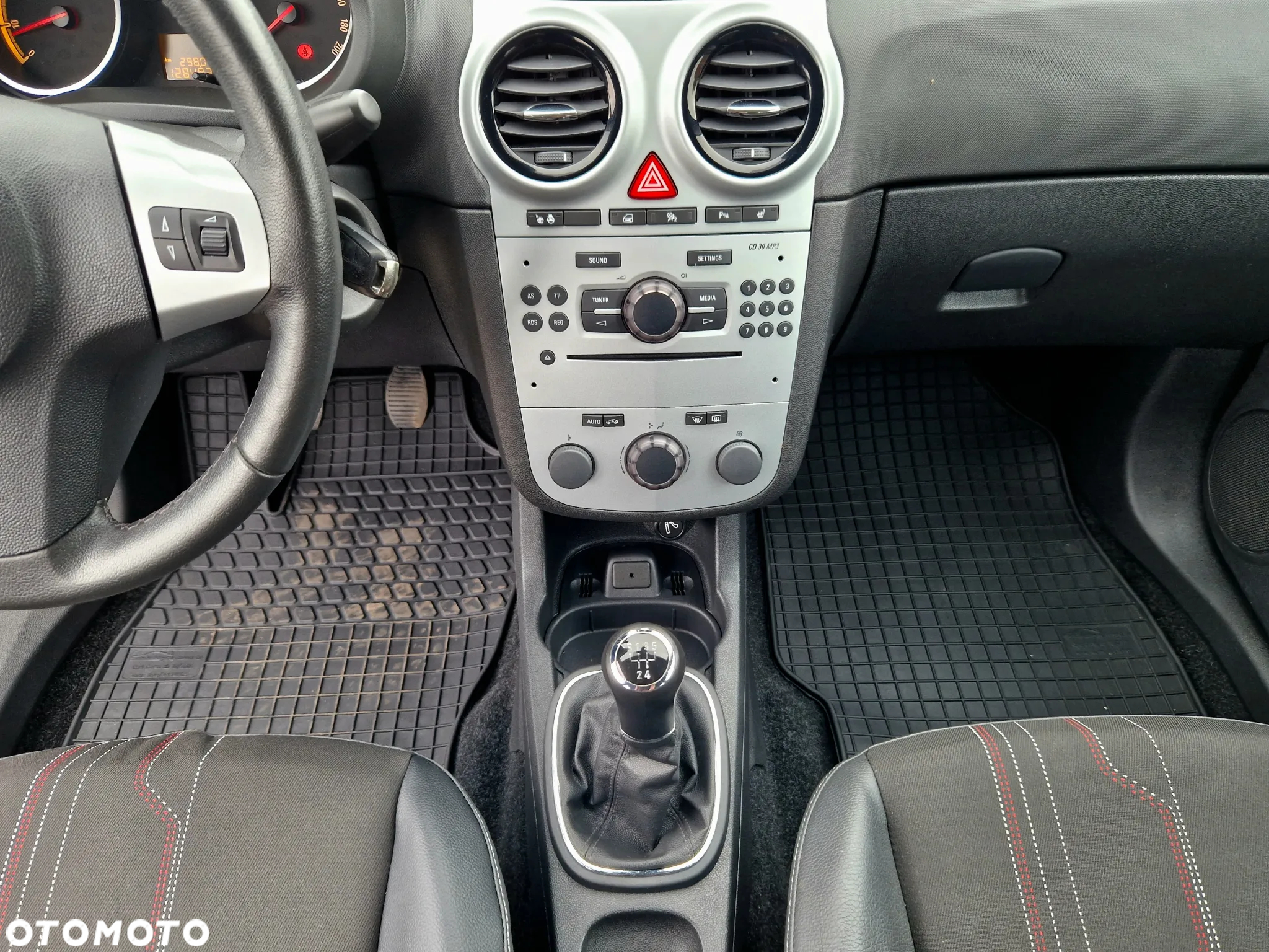 Opel Corsa 1.4 16V Innovation - 19