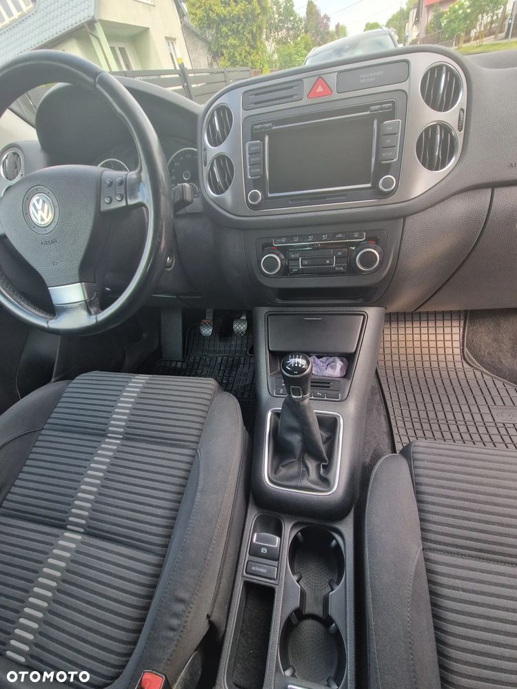 Volkswagen Tiguan - 12