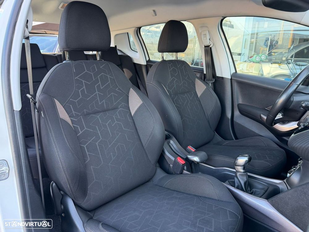 Peugeot 2008 1.2 PureTech Style - 13