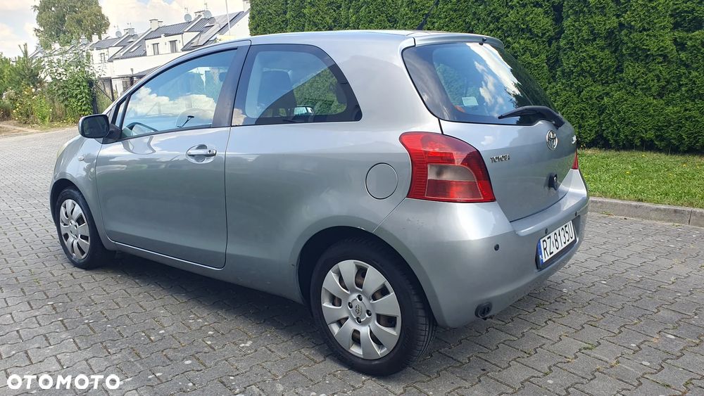Toyota Yaris 1.3 Sol - 6