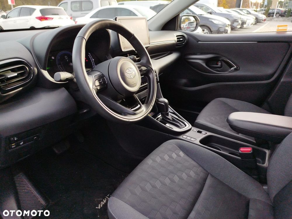 Toyota Yaris - 10