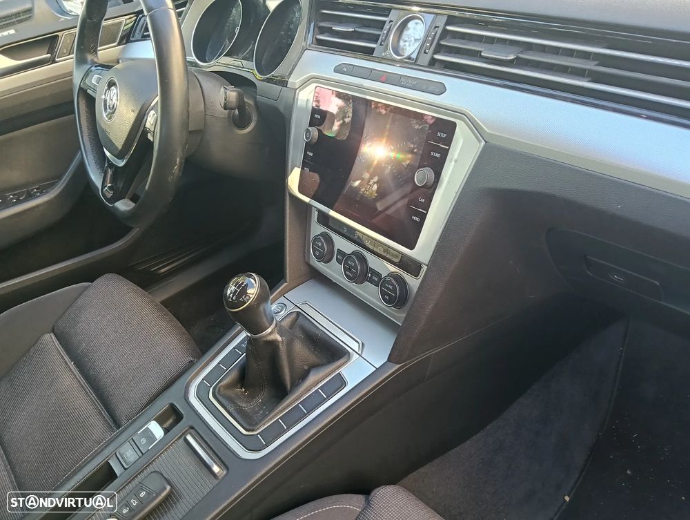 VW Passat Variant 1.6 TDI Highline - 13