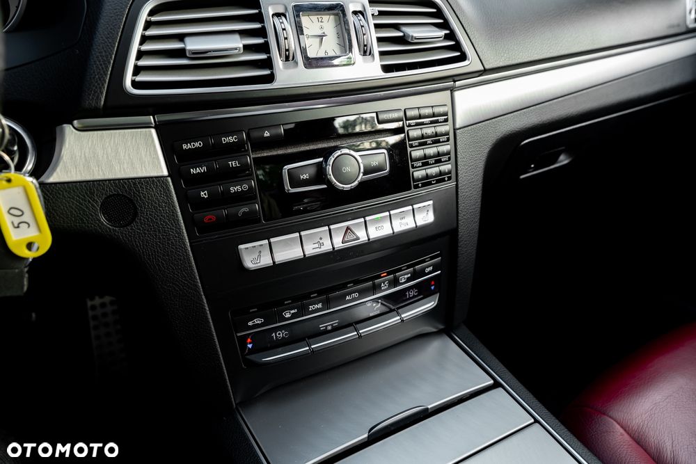 Mercedes-Benz Klasa E 250 7G-TRONIC - 36