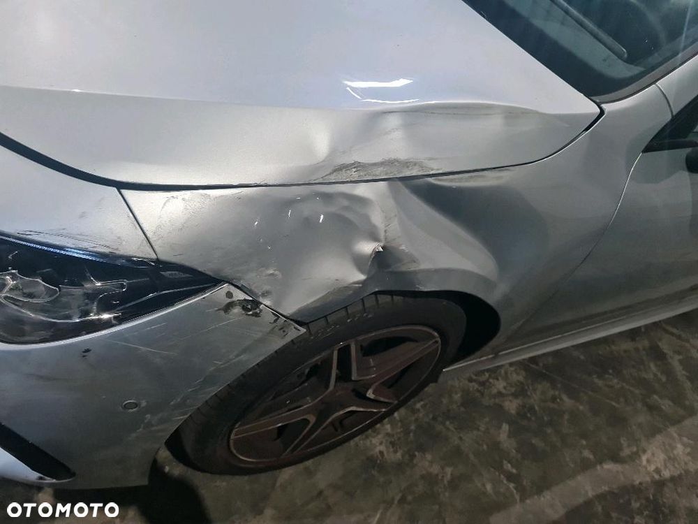 Mercedes-Benz CLA 180 AMG Line 7G-DCT - 17