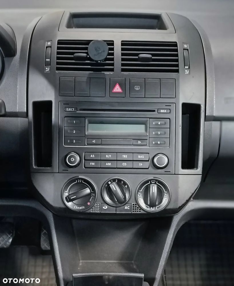 Volkswagen Polo 1.4 16V Trendline - 9