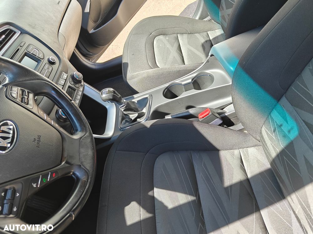 Kia Ceed - 10