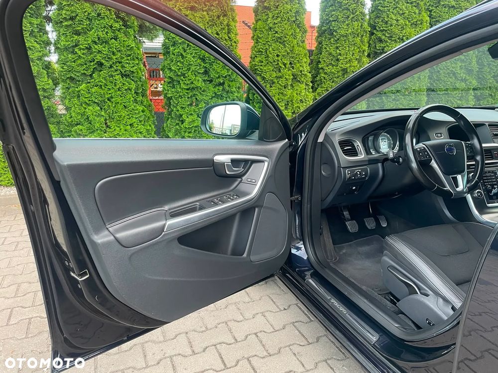 Volvo V60 D3 Momentum - 22