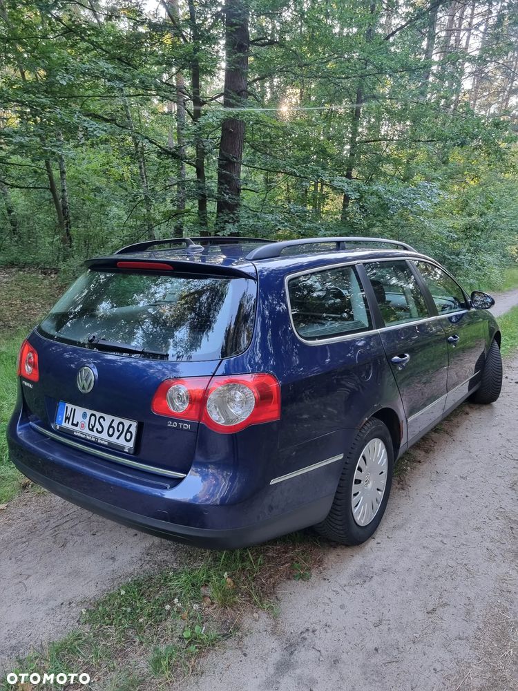 Volkswagen Passat 2.0 TDI Comfortline - 24