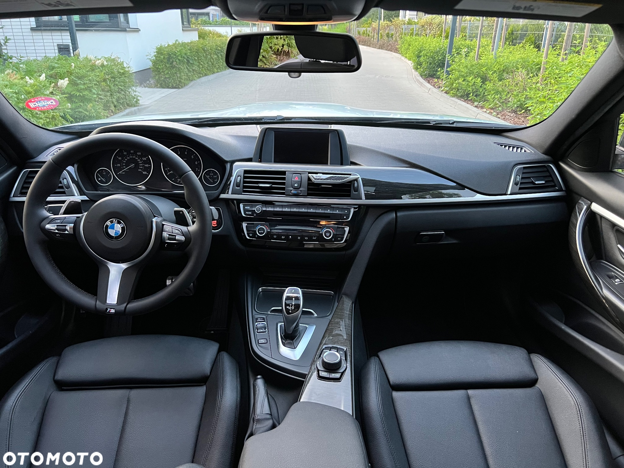 BMW Seria 3 330i - 13