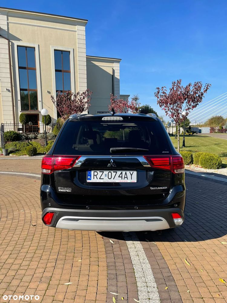 Mitsubishi Outlander - 20