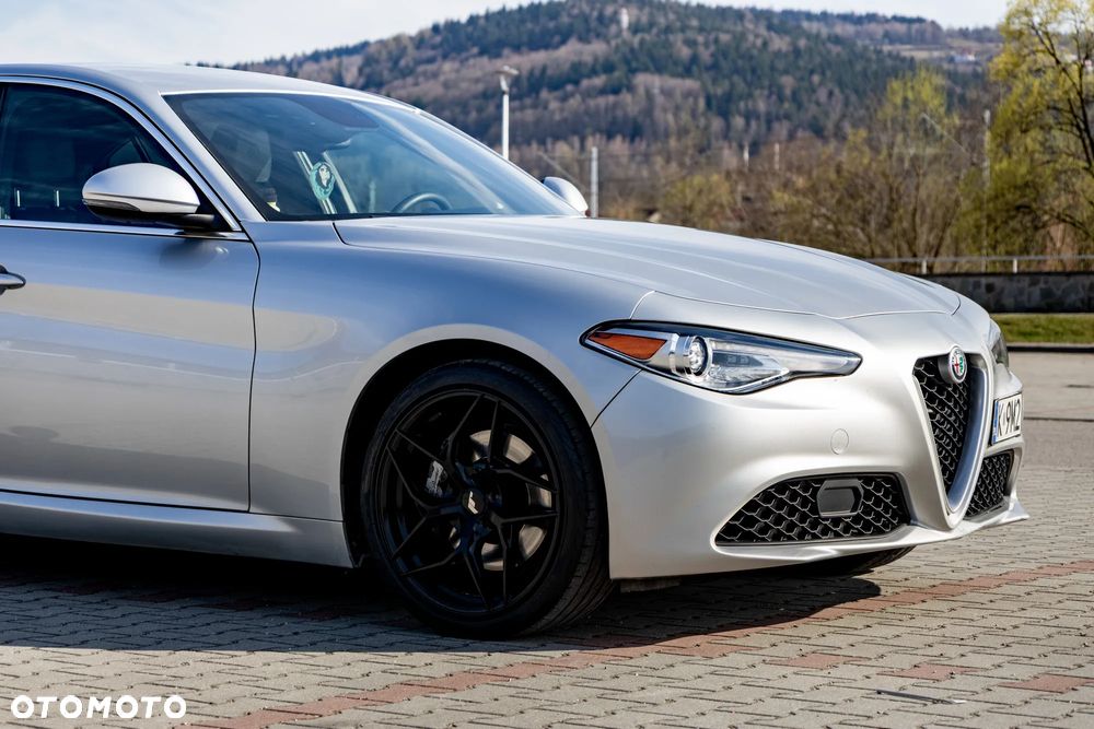 Alfa Romeo Giulia 2.0 Turbo 16V AT8-Q4 Ti - 3