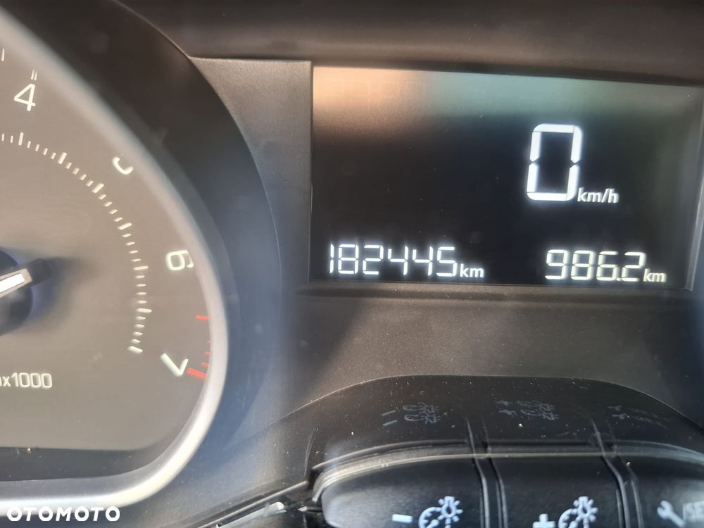 Peugeot 2008 82 VTI Allure - 16