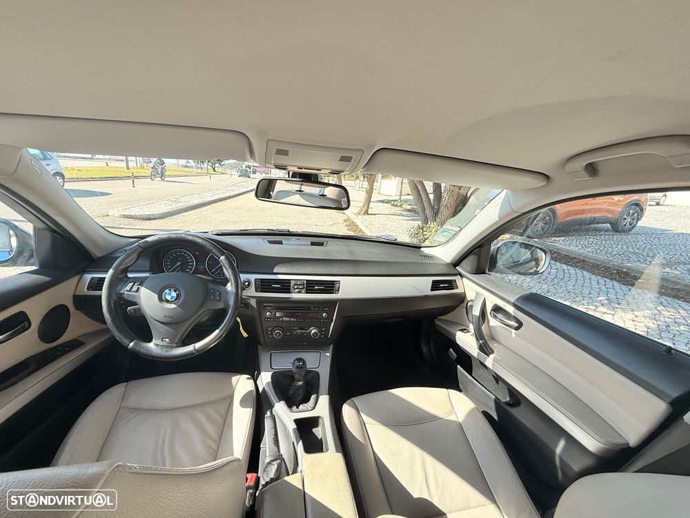 BMW 320 d Line Sport - 25