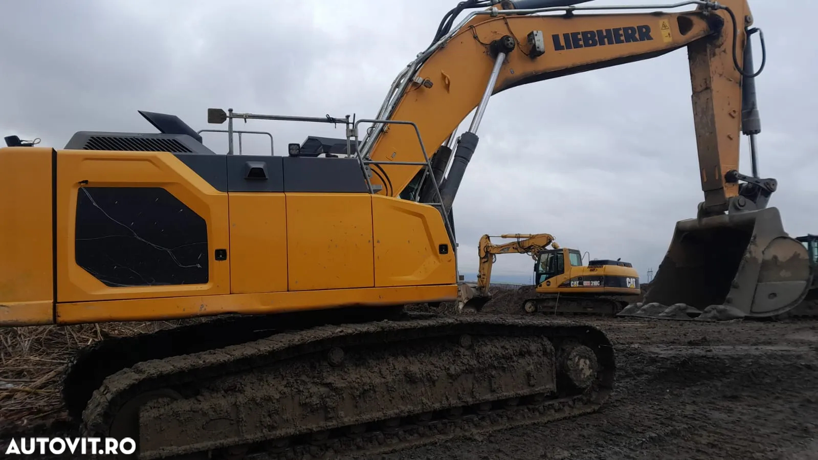 Liebherr R945 - 3