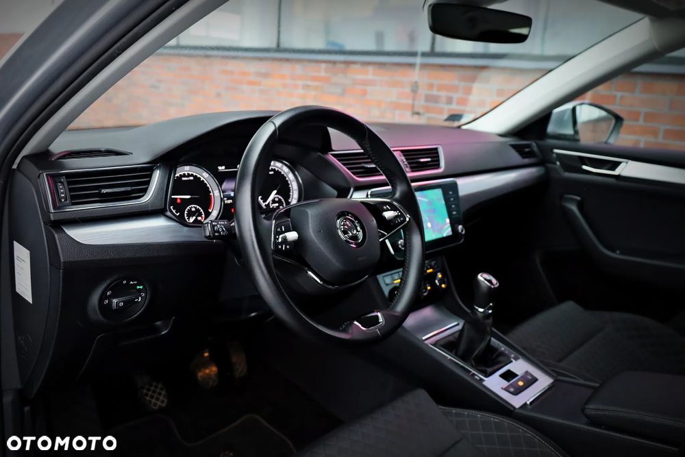 Skoda Superb 2.0 TDI SCR Ambition - 19