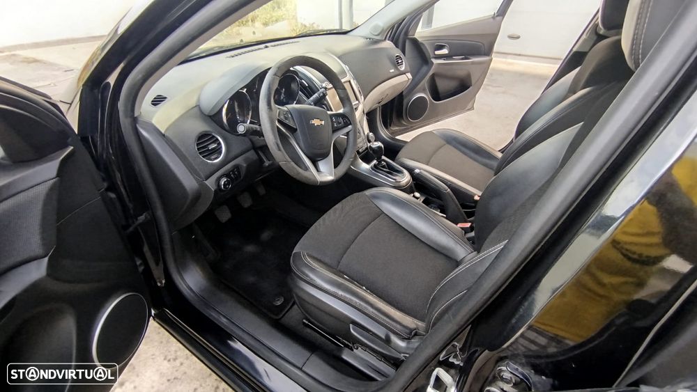 Chevrolet Cruze SW 1.7 VCDi LTZ - 10