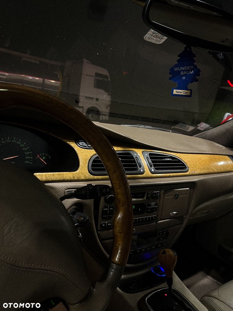 Jaguar S-Type - 11
