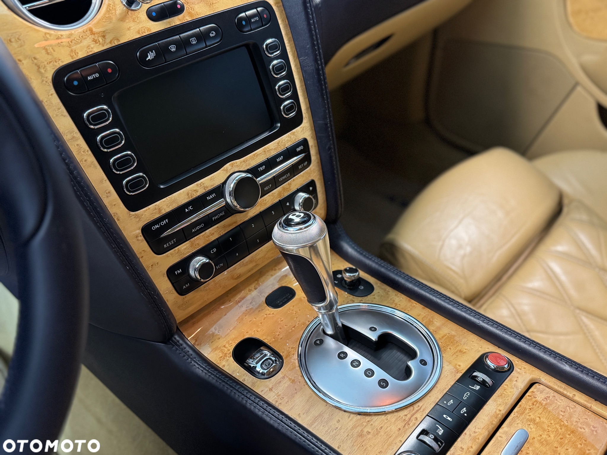 Bentley Continental GT - 18