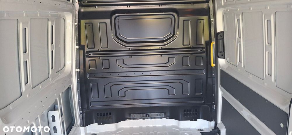 Volkswagen Crafter 2.0 TDI 140 KM MANUAL - 17