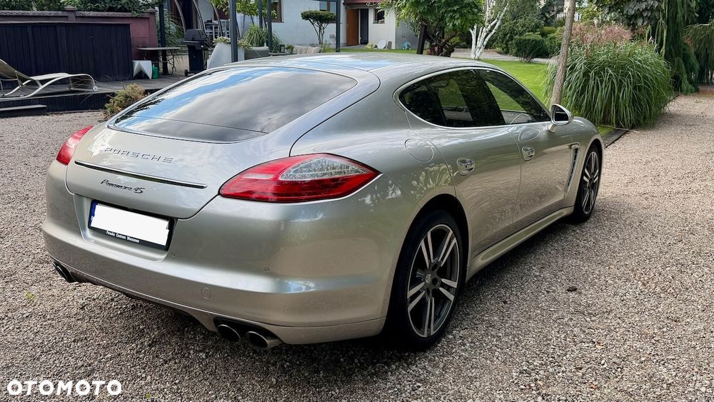 Porsche Panamera 4S - 3